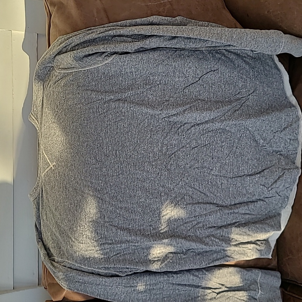 American Eagle Gray Long sleeve shirt